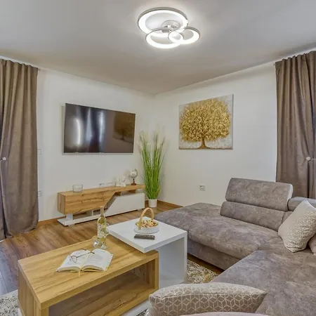 Nina Pazin Apartment Stari Pazin
