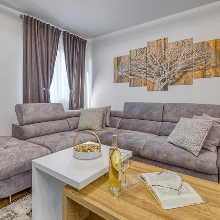 Nina Pazin Apartment Stari Pazin
